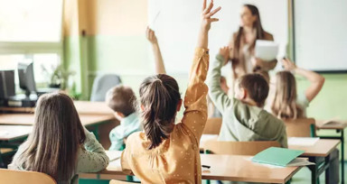 İstanbul İl Milli Eğitim Müdürlüğü, İstanbul'da pazartesi günü ilk dersin değiştiğini duyurdu