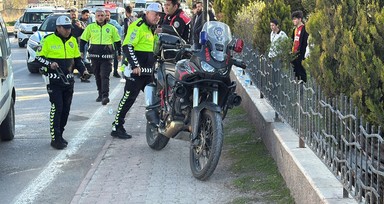 Takip sırasında kazaya karışan 2 polis memuru yaraladı