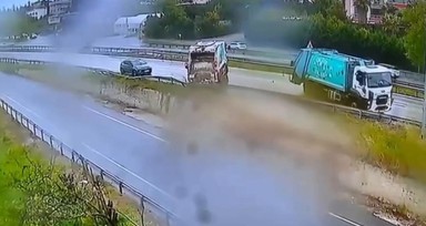 Büyükçekmece’de 30 saniye arayla 2 kaza güvenlik kamerasında