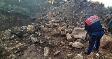 Bunu da gördük! Emekli vali ve albay, kaçak kazı yaparken yakalandı