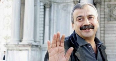 Yönetmen, senarist, yapımcı, oyuncu ve siyasetçi... Sırrı Süreyya Önder kimdir?