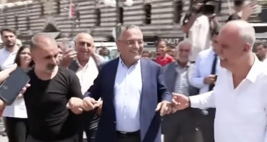 PKK'nın kendini fesih kararı Diyarbakır'da halaylarla kutlandı