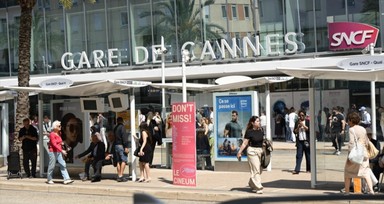 Fransa'da Cannes Film Festivali kapanış töreni öncesi elektrik kesintisi