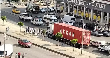 İzmir'de otomobile tüfekli saldırı: 3 ölü, 1 yaralı