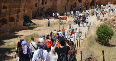 Kurban Bayramı'nda Mardin'e turist akını! Oteller doldu, çevre illerde konaklıyorlar