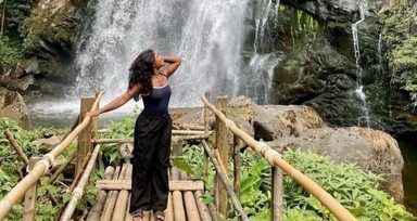 Yürüyüş yaparken aktif yanardağın içine düştü! Kadın turistten 3 gündür haber alınamıyor