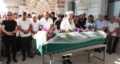 Nişanlısının katlettiği Oya son yolculuğuna uğurlandı! Dedesinin sözleri yürek dağladı