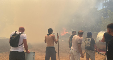 Antalya'da aynı yerde bir yangın daha! Turistler seferber oldu