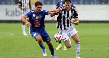 Beşiktaş sezonu galibiyetle açtı: St. Pölten'i 2-0 mağlup etti