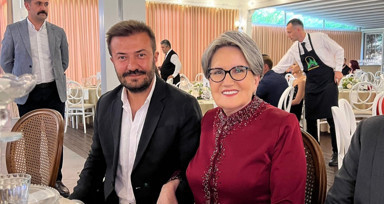 Meral Akşener yeni imajıyla bir davette görüntülendi