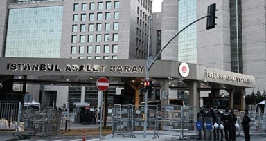İBB'ye yönelik yolsuzluk soruşturmasında 17 zanlı adliyede! 8 kişi tutuklandı 9'u serbest