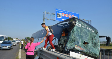 Antalya'da mucize kurtuluş! Yolcu otobüsü ırmağa uçmaktan son anda kurtuldu