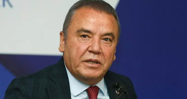 Muhittin Böcek hastaneye kaldırıldı