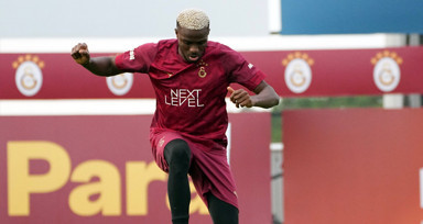 Osimhen, Galatasaray formasıyla ilk antrenmanına çıktı