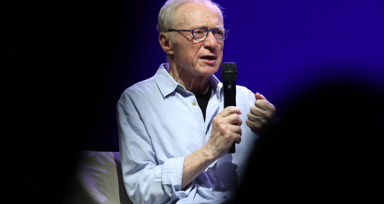İsrailli ünlü yazar David Grossman Gazze'de yaşananları soykırım ilan etti