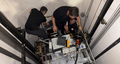 Diyarbakır'da stadyumdaki asansörde mahsur kalan 8 taraftarın kurtarılma anı kamerada