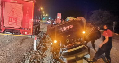 Mardin'de Otomobil Devrildi: Üç Kişi Yaralandı