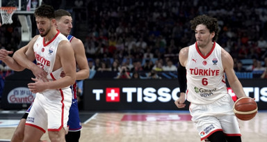 12 Dev Adam Sırbistan'ı 95-90 yenerek grubu lider tamamladı