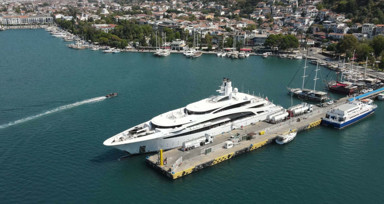 Fethiye’ye mega yat sürprizi: 1 milyon TL’lik kumanya verildi