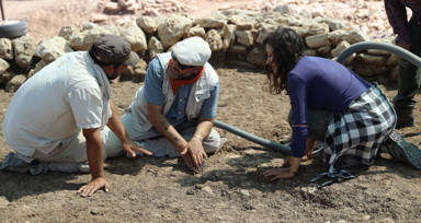 Çayönü Tepesi'nde 9 bin 500 yıllık 'kamusal yapı' gün yüzüne çıkarıldı
