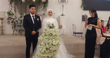 İnegöllü Beyza, dil kursunda tanıştığı Kolombiyalı Camilo ile evlendi