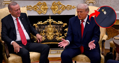 Beyaz Saray'daki zirveside yer alan şifreler! Trump'tan dikkat çeken rozet