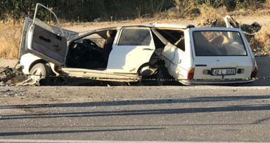 Konya'da 2 otomobil çarpıştı; ikizler öldü, 5 yaralı