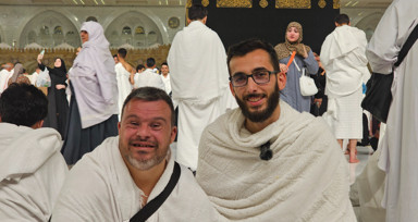 Down sendromlu Savaş'ın umre hayali gerçek oldu