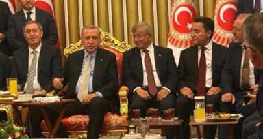 Cumhurbaşkanı Erdoğan, TBMM'de parti lideriyle buluştu