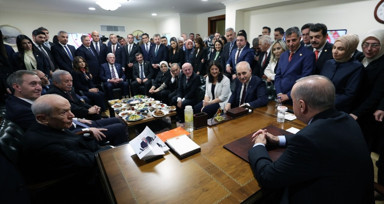 Meclis'te sürpriz görüşme: AK Parti, MHP, İYİ Parti, DEM Parti heyetleri aynı karede