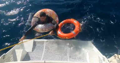 Yüzerek Yunanistan’a geçmeye çalışan göçmen yakalandı