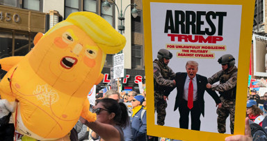 New York'ta on binlerce kişi "Krallara Hayır" protestolarında Trump yönetimini eleştirdi