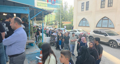 Şanlıurfa’da ucuz hamsi kuyruğu! 5 ton balığı bedavaya yakın sattı