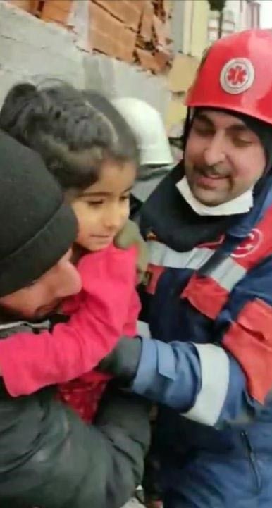 Kahramanmaraş merkezli 10 ilde büyük yıkıma neden olan deprem sonrası 30 günlük depremzede bebek kurtarıldı! - Resim: 3