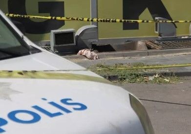 Genç şarkıcının rezidansta korkunç ölümü! 7. kattan mazgalın içine çakıldı - Resim: 9