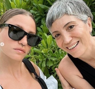 Serenay Sarıkaya'nın annesi Ümran Seyhan ve Cansu Tosun'un babası Kenan Tosun yine yakalandı! Birbirilerinden kaçmaya çalıştılar - Resim: 4