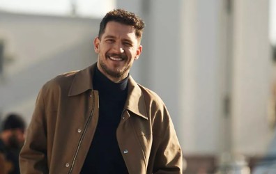 Caddebostan'da mekandan çıkarken objektiflere yakalanan Uraz Kaygılaroğlu'nun korumaları basın mensuplarına saldırdı! - Resim: 4