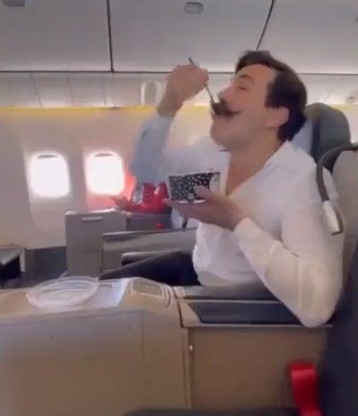 THY'de yemek akımı 2. perde! Şırdancı Mehmet'in ardından Baruthane Pilavcısı da uçakta pilav yediği anları paylaştı! Görüntüler viral oldu - Resim: 3