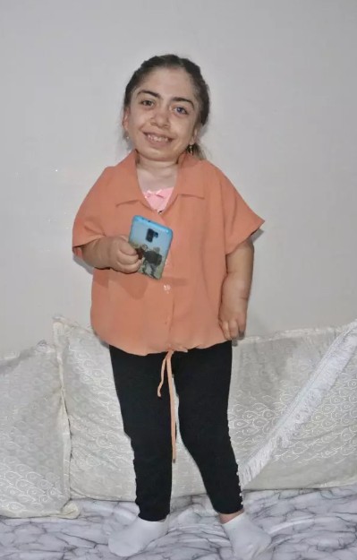 Medine Sayan'a çifte bayram sevinci: İçinde 500 bin TL'lik altın dolu bavulu kaybolmuştu! Sevindiren gelişme - Resim: 3