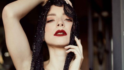 Merve Boluğur'dan tepki çeken deprem yorumu: Olacak olan şeyler oluyor, ölecek olan ölüyor