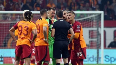 TFF Başkanı Mehmet Büyükekşi yeni dönemi duyurdu: Hakemin etrafında toplanan futbolculara ceza verilecek