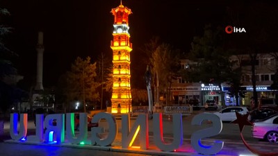 Çorum'da restorasyonu tamamlanan tarihi saat kulesi ışıl ışıl