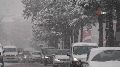 Bitlis de beyaza büründü: Kar kalınlığı 10 santimetreyi geçti
