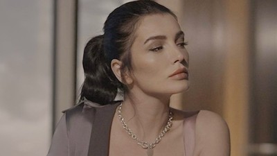 Aleyna Tilki'nin annesi seslendirdiği şarkıyla kızının tahtını salladı!
