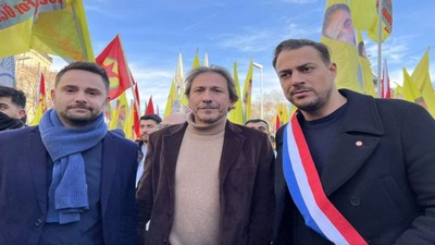 Terör örgütü PKK yandaşları Paris sokaklarını savaş alanına çevirdi! Fransız vekil destekçi oldu