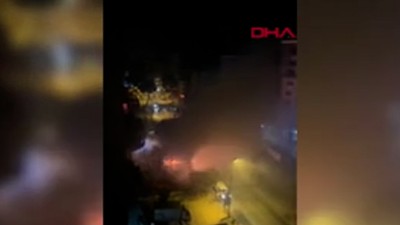 Kadıköy'de yer altı kablolarında patlama!