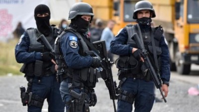 Kosova ile Sırbistan arasında gerilim tırmandı! Sırbistan Cumhurbaşkanı Vucic orduya "hazır ol" emri verdi