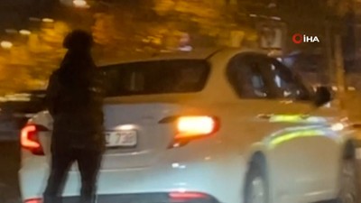 Canını hiçe saydı metrelerce yol tutunarak ilerledi
