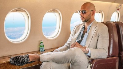 Instagram'da felsefi konuşmalarıyla tanınan Andrew Tate, meğer insan kaçakçısıymış!