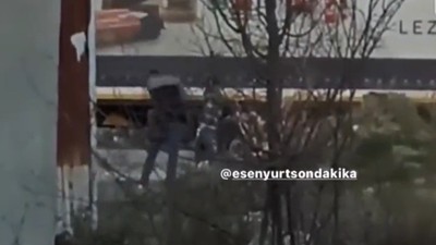 İstanbul Esenyurt'ta panik dolu anlar! Küçük çocuk havaya ateş açtı